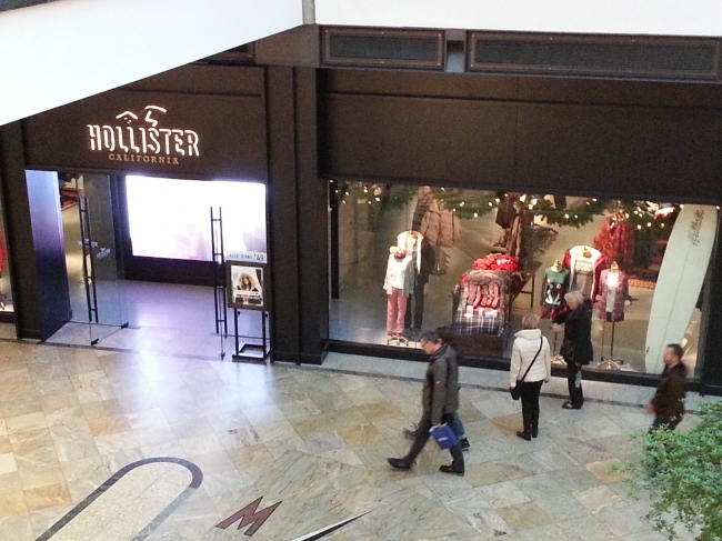 hollister california store