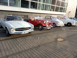 Oldtimer im Medienhafen