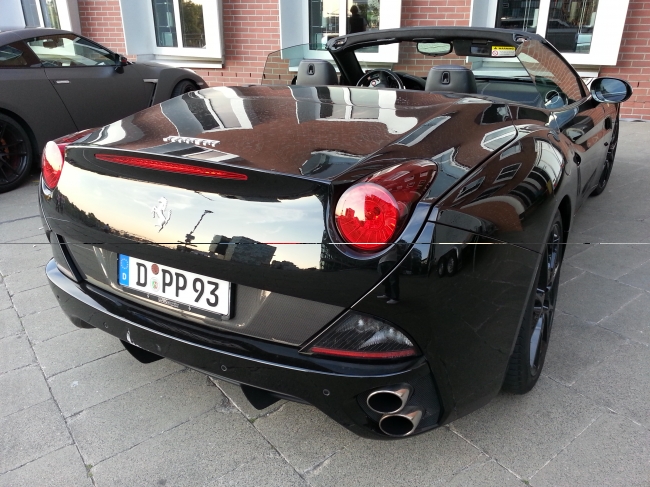 Ferrari Cabrio, @ Gehry Bauten