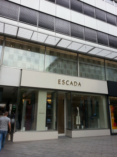 ESCADA Store Kö Düsseldorf, neue location im hinteren Bereich, hinter Dior und Juppen