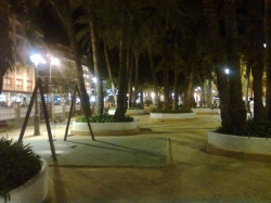 Parque del Elche at night