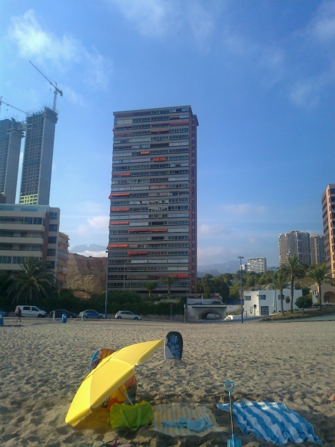 Edificio (Appartments) Pricipado Marina from the beach, and in tempo construction site