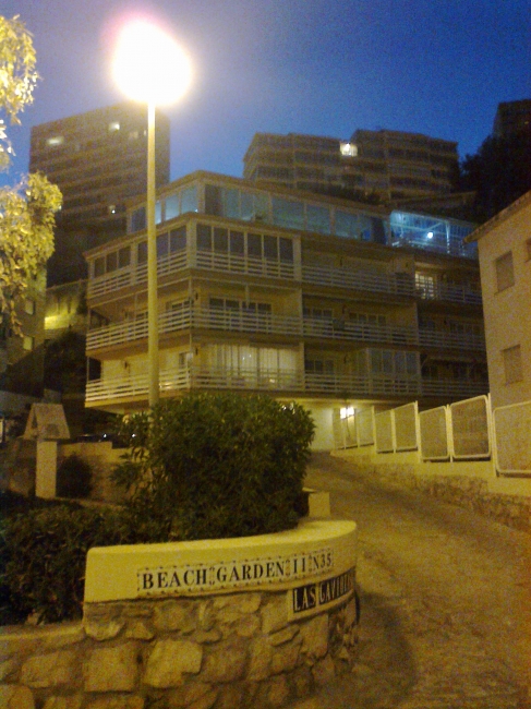 Beach Garden II N35, leading over the hill that separates Poniente and Finestrat