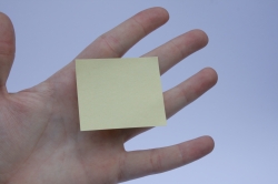 Post-it on fingers