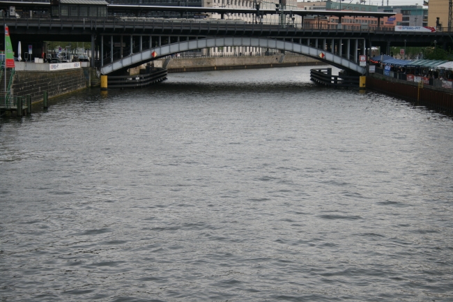 Die Spree, Berlin, die Spree in der Höhe der "Ständigen Vertretung"