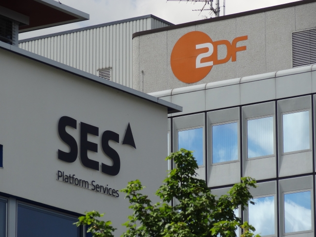 SES und ZDF an der Betastraße, 