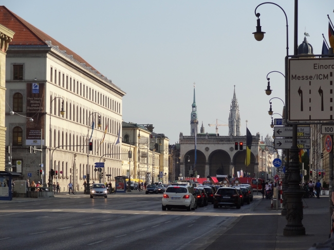 Feldherrenhalle von der Ludwigstraße aus, 