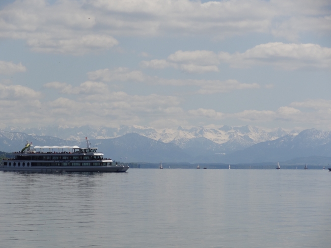 Dampfer am Starnberger See in der Nähe von München, 