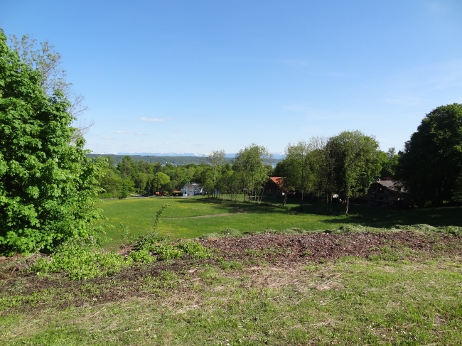 Leerer Grund am Starnberger See in der Nähe von München, 