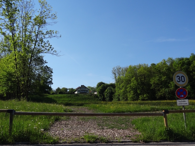 Leerer Grund am Starnberger See in der Nähe von München, 