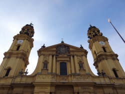 Theatinerkirche, Odeon...