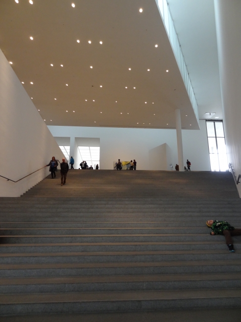 Pinakothek der Moderne, Large staircase