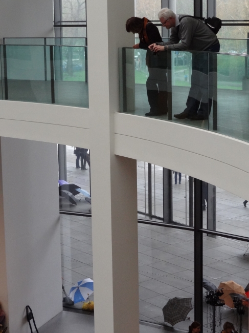 People looking down, Pinakothek der Moderne, Munich