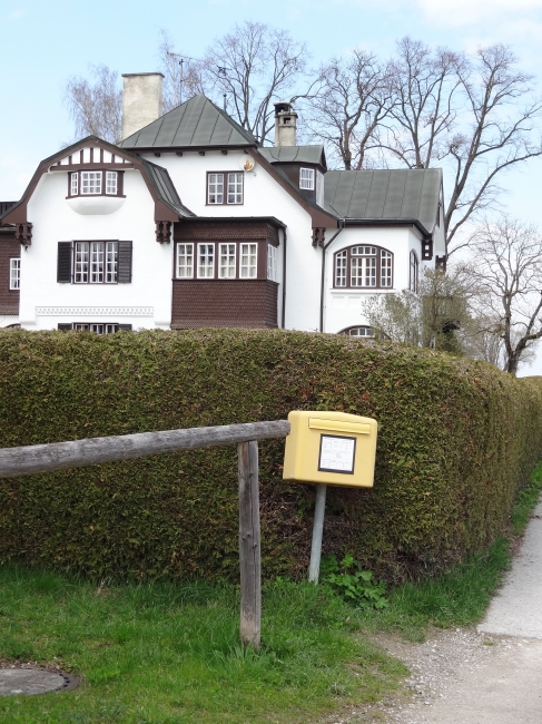 Briefkasten in der Nähe des Klosters, am Ammersee