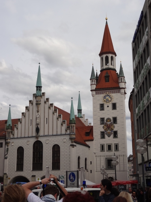 Blick Richtung Spielzeugmuseum, München, vor dem Rathaus