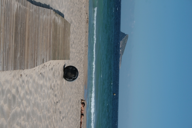 Steg und Insel hochkant, "Isla Benidorm"