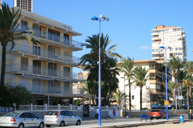 IMG_09961_Playa de Poniente_Edif. AZOR.JPG, AZOR und Madrimar