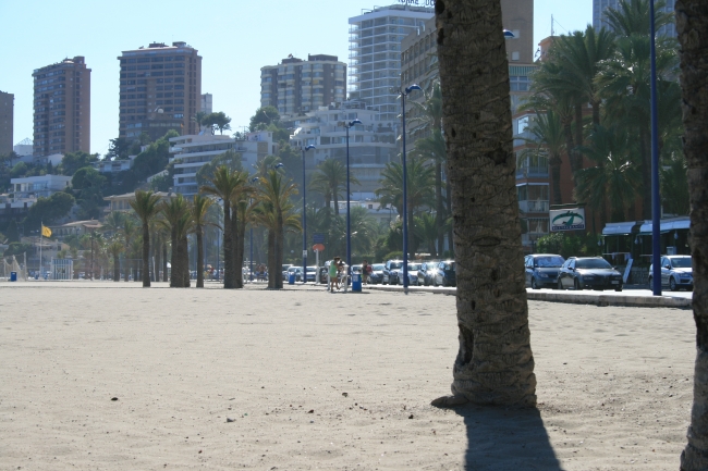 IMG_09966_Playa de Poniente.JPG, Strand südwärts