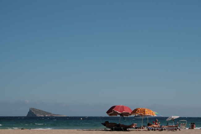 IMG_09971_Playa de Poniente.JPG, hoch kadriert, ohne Welle