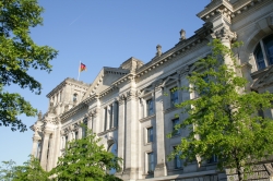 Fassade des Reichstags...