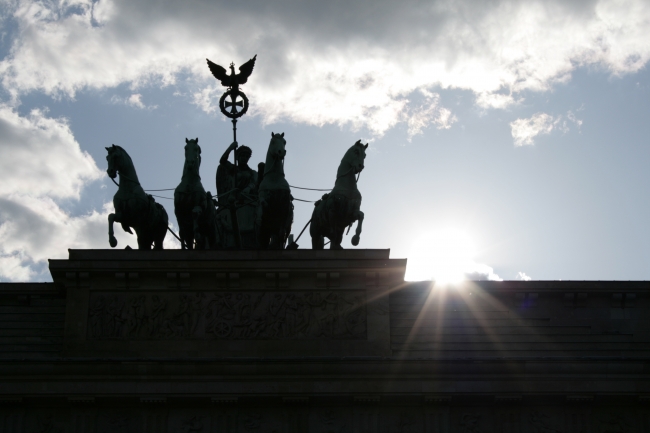 Die Quadriga im Gegenlicht, Brandenburger Tor, Unter den Linden