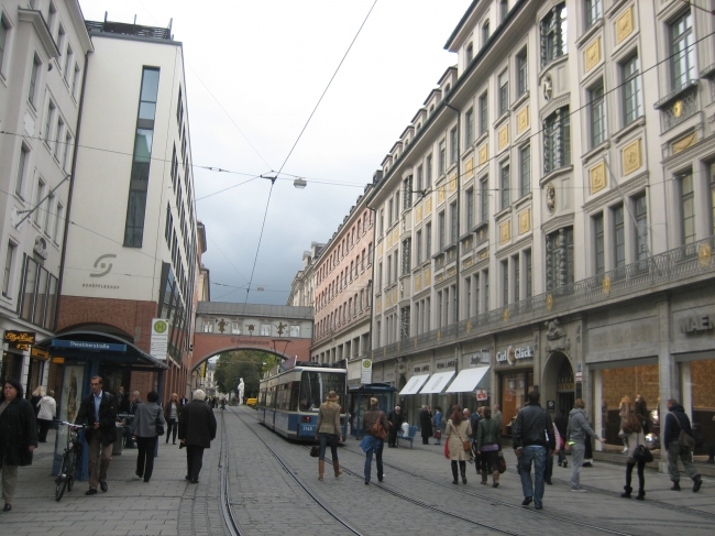 Theatinerstraße, 