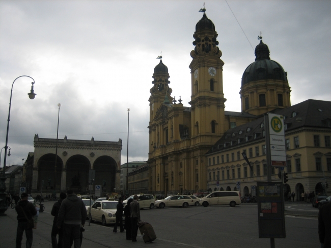 Theatinerkirche, Feldherrenhalle und Odeonsplatz, 