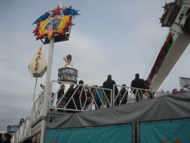 menschen am "Skater", 