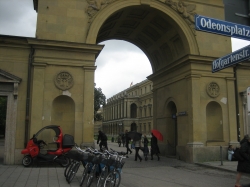 Eingang zum Hofgarten