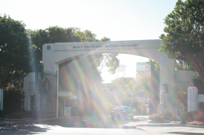 Sony Pictures Entertainment lot, Northern "Madison Gate", Sad, I didn't use a sun lid, otherwise the Sony water tower would've been seen clearer