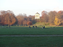 Pavillion im Englische...