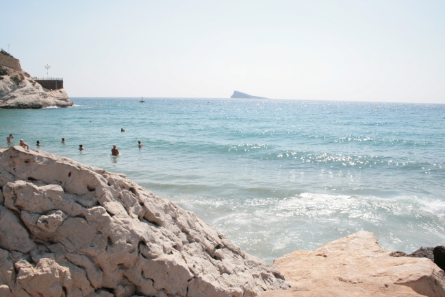 Rocks at Playa de Mal Pas, sun drenched as usual