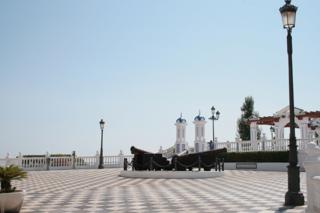 Place with canons in front of the Castel de Benidorm, 