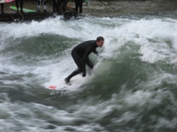 Surfer am Eisbach