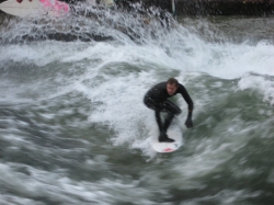 Surfer am Eisbach
