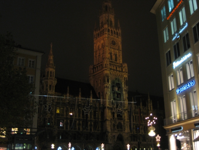 Rathaus am Marienplatz bei Nacht, 