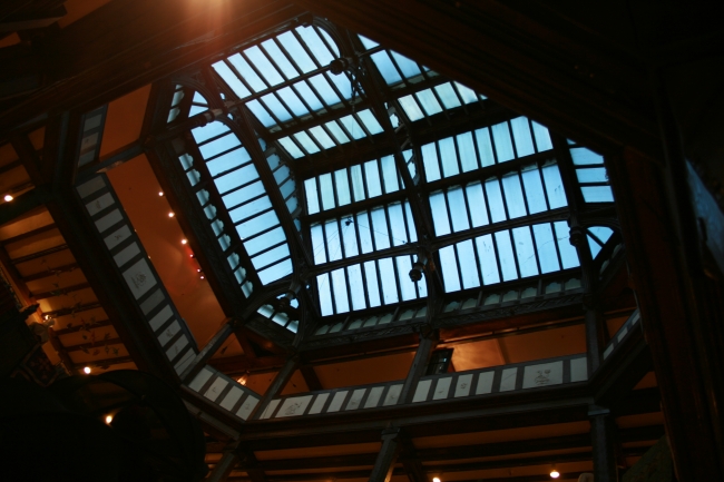 Inside Liberty, The big lantern lighting the central hall