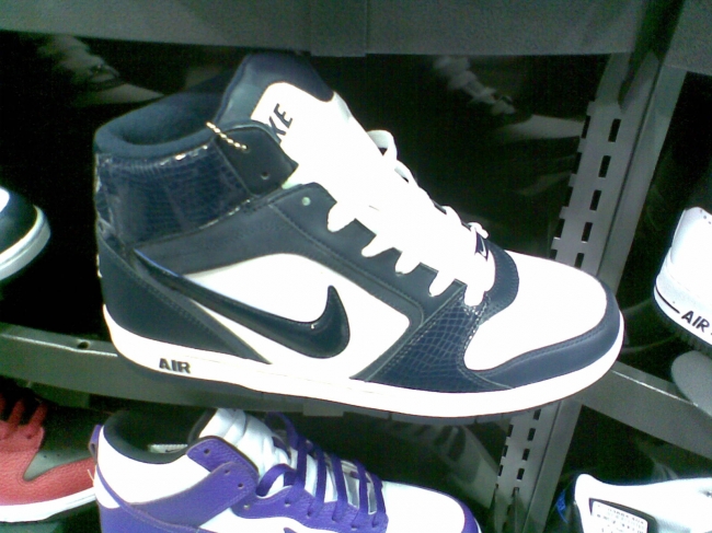 Nike trainers, drk blu & white, 