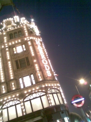 Lit Harrods fascade