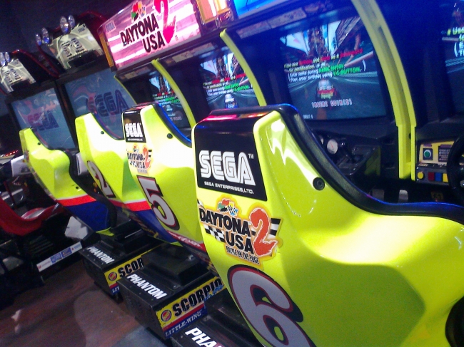 Daytona USA 2, Segas hit sit-down cabinet - part two, at Westminster Arcade
