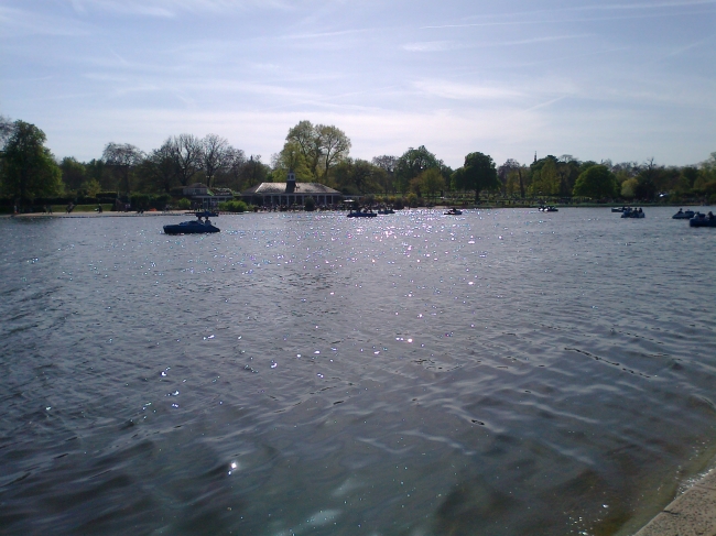 The lake in Hyde Park, 
