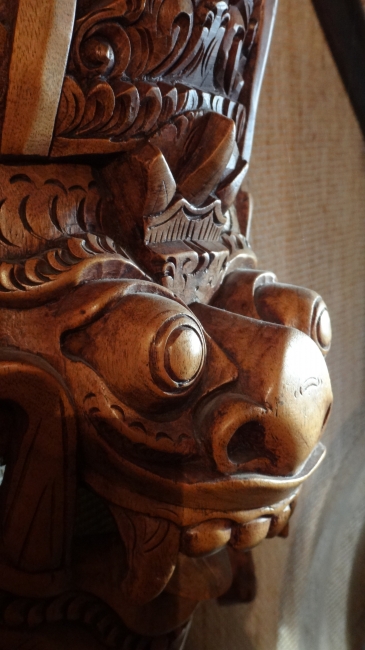 Geschnitzte Jawanische Maske, aus Tropenholz...