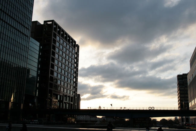 Sky over Canary Wharf lighter, 