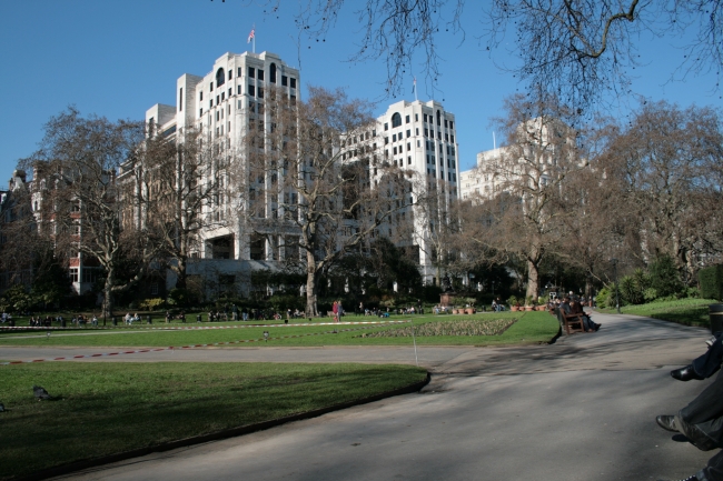 St. james' Park, good for lunch time, nice sunny place near the river