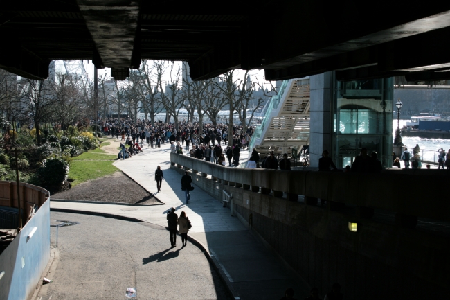 Crowds at the Wheel at Southbank, 