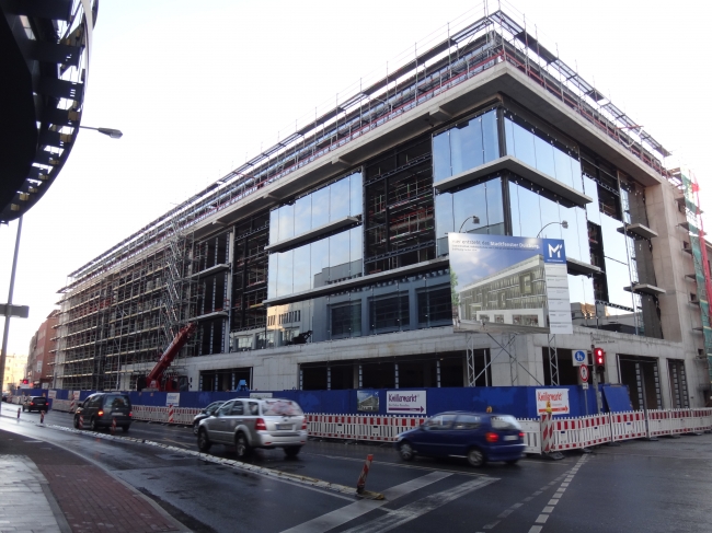 Das Stadtfenster Duisburg, Neubau der Multi Development GmbH, an der Ecke gegenüber der ehem. Galeria