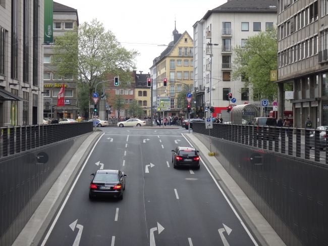 Ausgang des neuen Tunnels am Kö-Bogen Richtung Altstadt, 