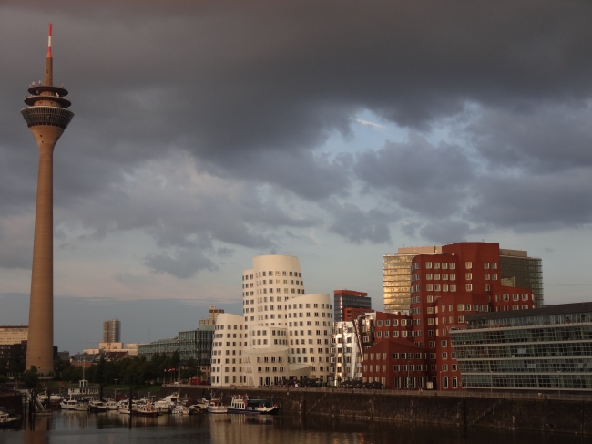 Skyline 2, Medienhafen