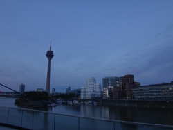 Blue hour @ Medienhafen