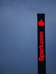 Sparkasse glowing adve...